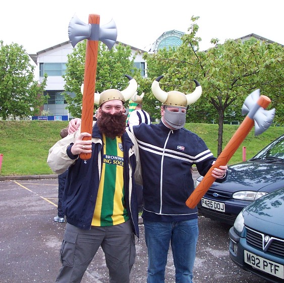 Two vikings on the rampage.